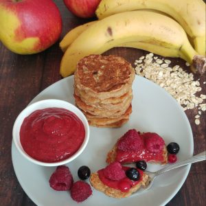 Placuszki bananowo- owsiane z owocami (Wersja z jajem i bez)